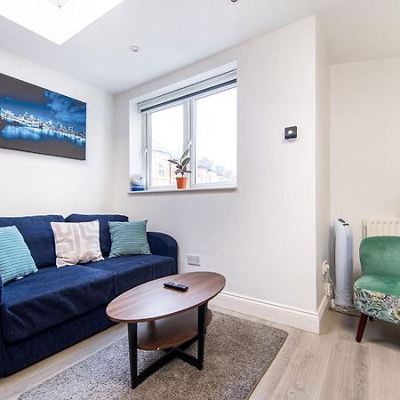 Cosy 1 Bed Apartment With Free Parking Close To Underground Station Zone 2 For Quick Access To Central London Up To 5 Guests 外观 照片